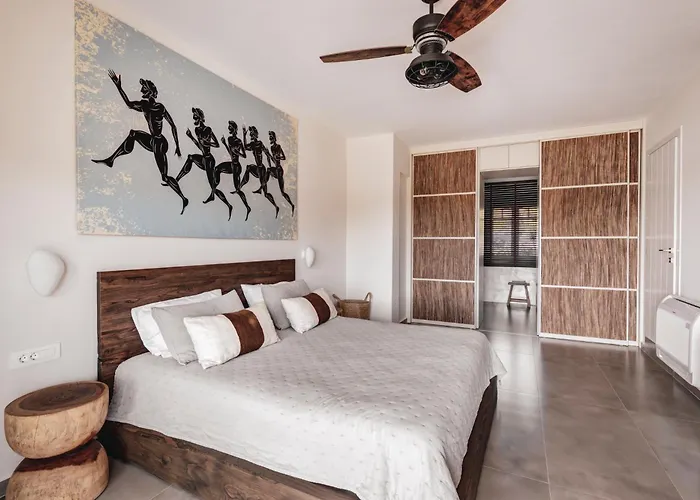 Syrrho's * Vari (Syros)